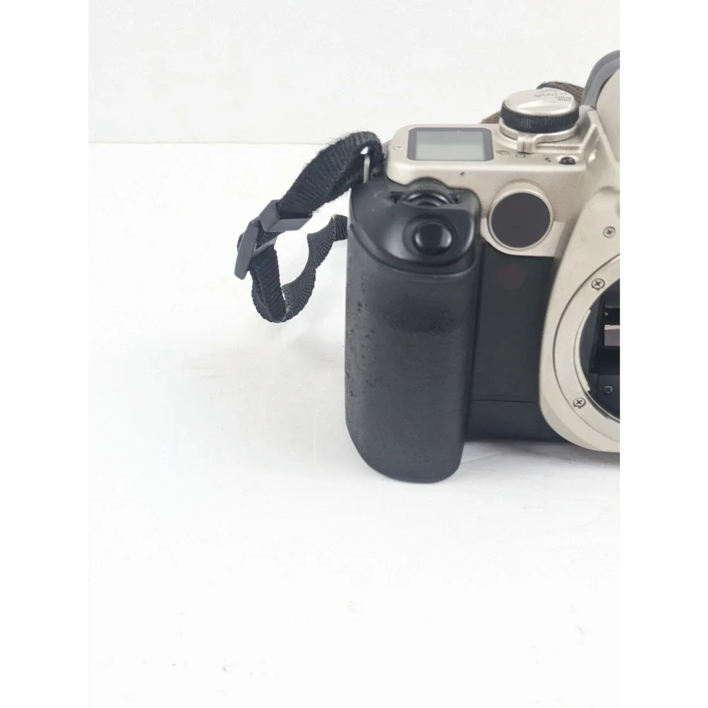 Canon EOS Elan II E 35mm SLR Film Camera Body Only Untested AS IS - Picture 2 of 12